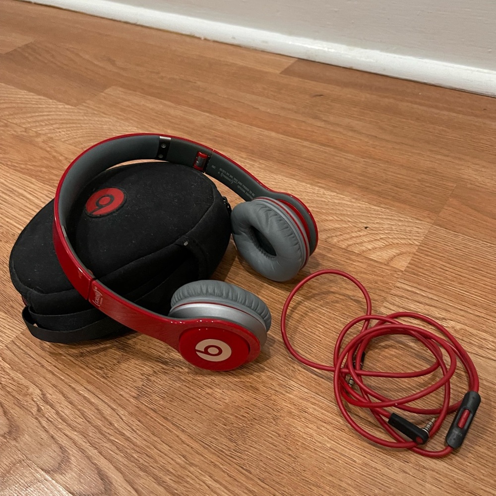 Red special edition beats by dr Dre